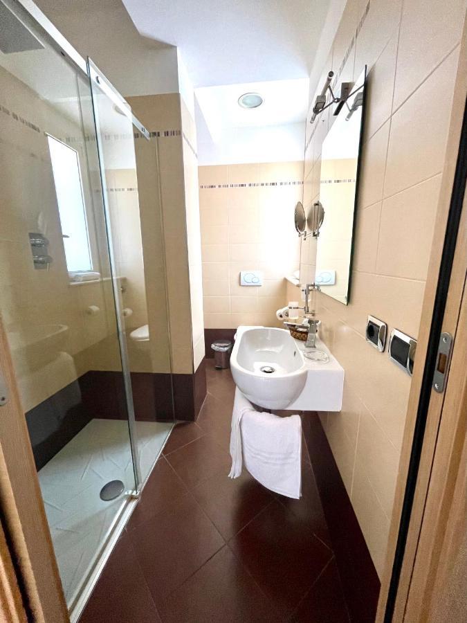 Welcome Hotel 3*